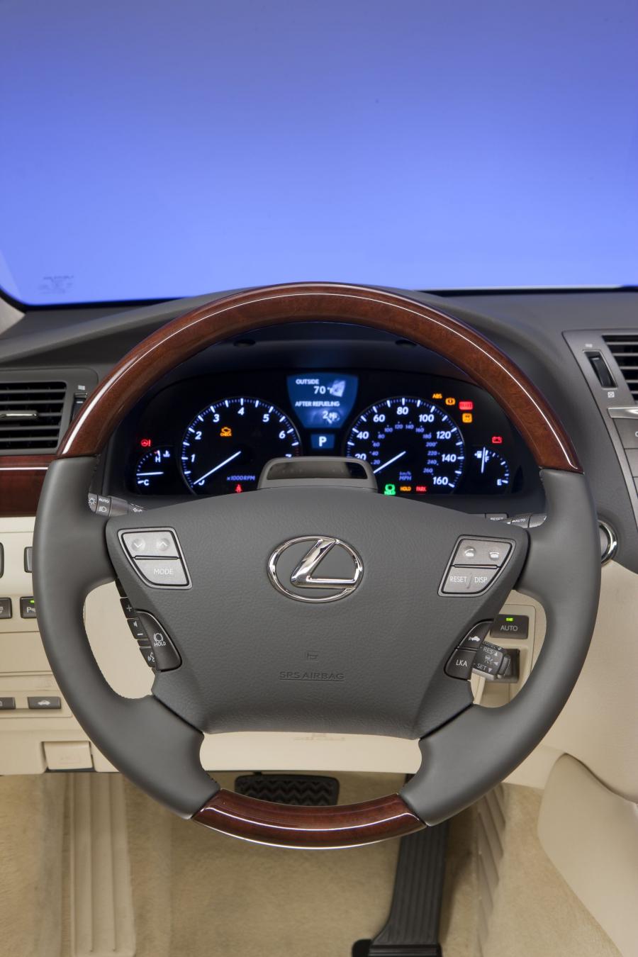  Lexus LS460L 2010 года  (фото 11 из 28)